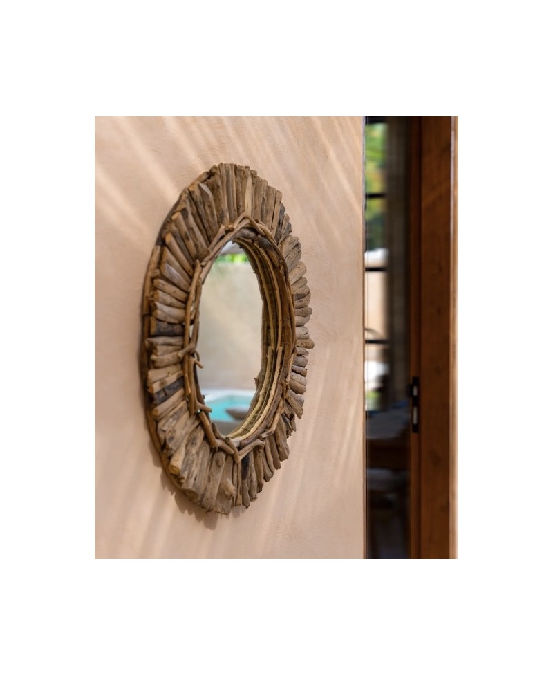 Un magnifique miroir rectangulaire en bois flotté